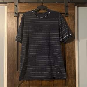 Nautica Navy Men’s Blue Stripped Tshirt,‎ Size XL, Casual Top